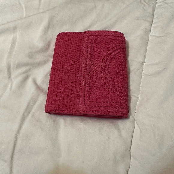Tory Burch wallet - Picture 1 of 3